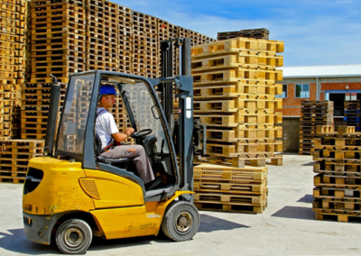 Addetti alla conduzione di carrelli caricatori frontali (Muletti)